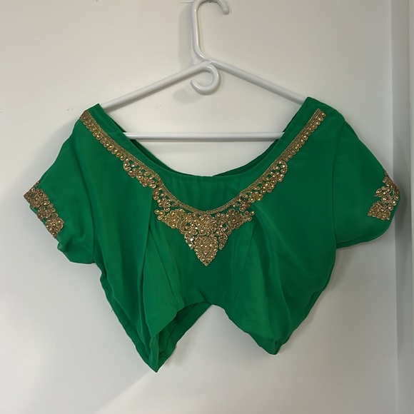 Green and Gold Indian Saree - Picture 3 of 3